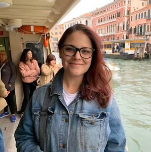 Meet your Posher, Kayla